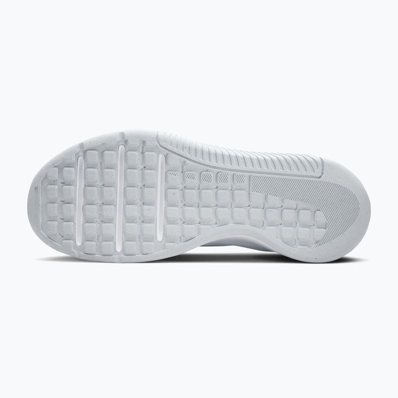 Buty treningowe damskie Nike MC Trainer 3 white/photon dust/metallic platinum 6