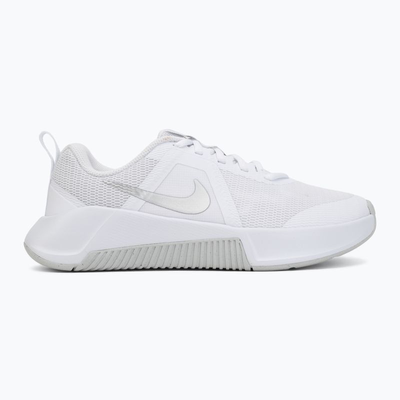 Buty treningowe damskie Nike MC Trainer 3 white/photon dust/metallic platinum 2
