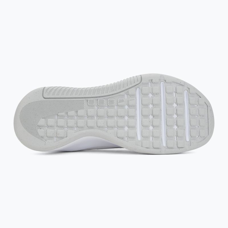 Buty treningowe damskie Nike MC Trainer 3 white/photon dust/metallic platinum 4