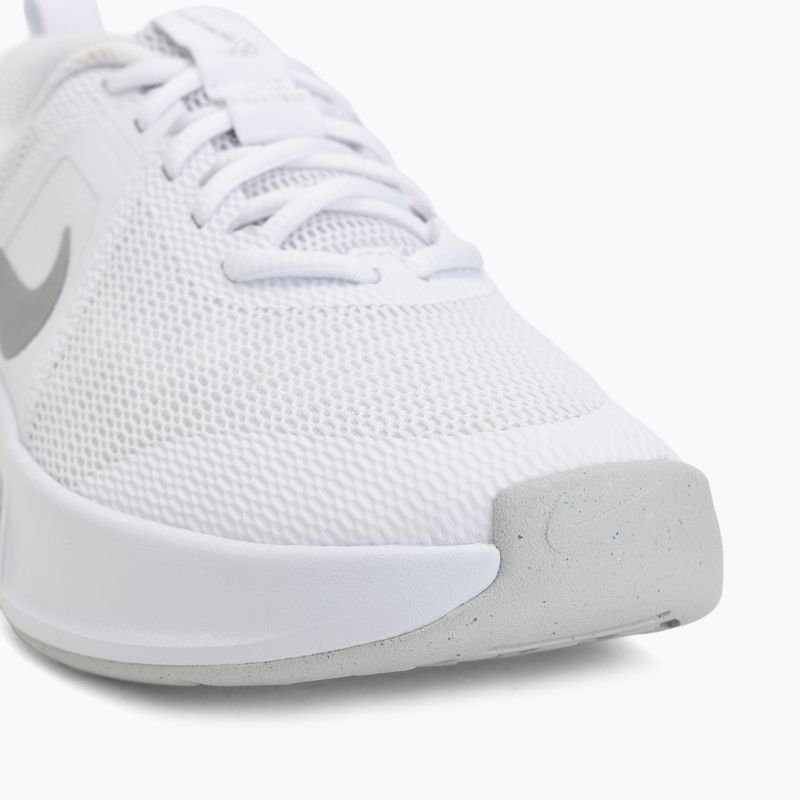 Buty treningowe damskie Nike MC Trainer 3 white/photon dust/metallic platinum 7