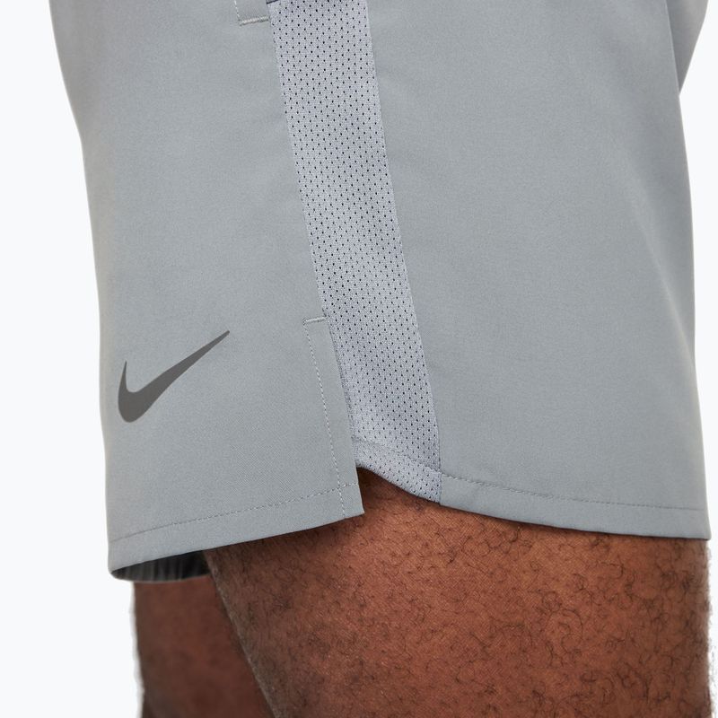 Spodenki męskie Nike Dri-Fit Challenger 5" 2in1 smoke grey/dark smoke grey 8