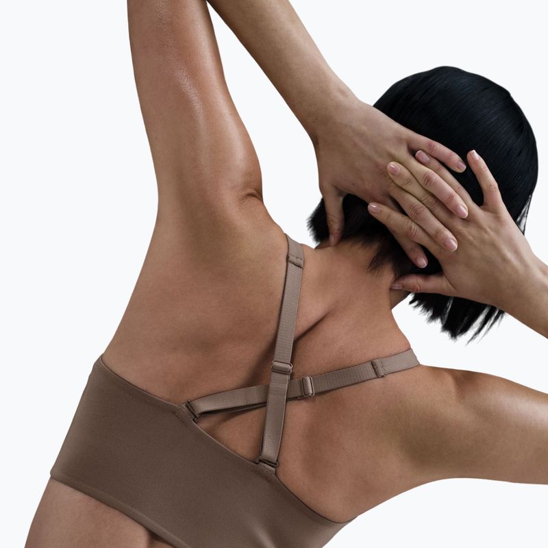 Biustonosz treningowy Nike Alate Medium Support Longline mink brown/white 7