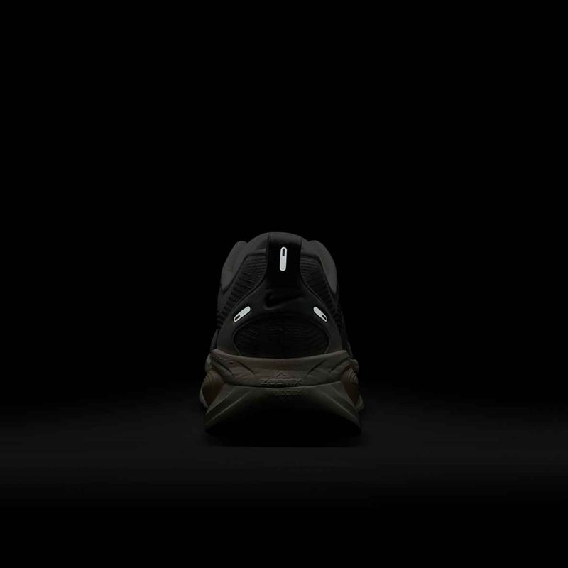 Buty do biegania męskie Nike Vomero 18 summit white/coconut milk/black 10