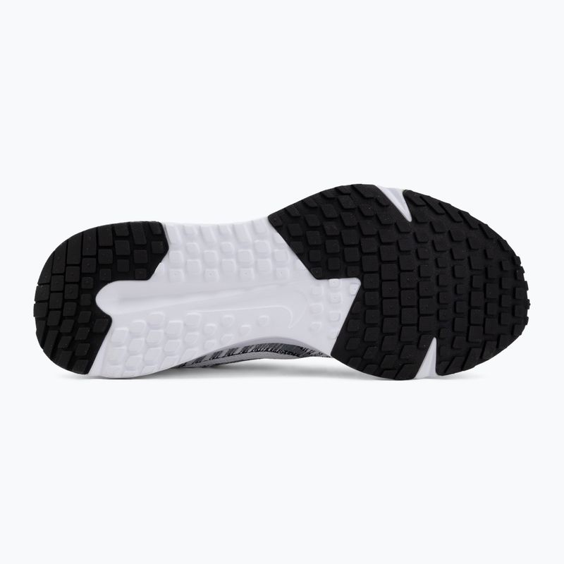 Buty do biegania męskie Nike Run Defy white/black 4