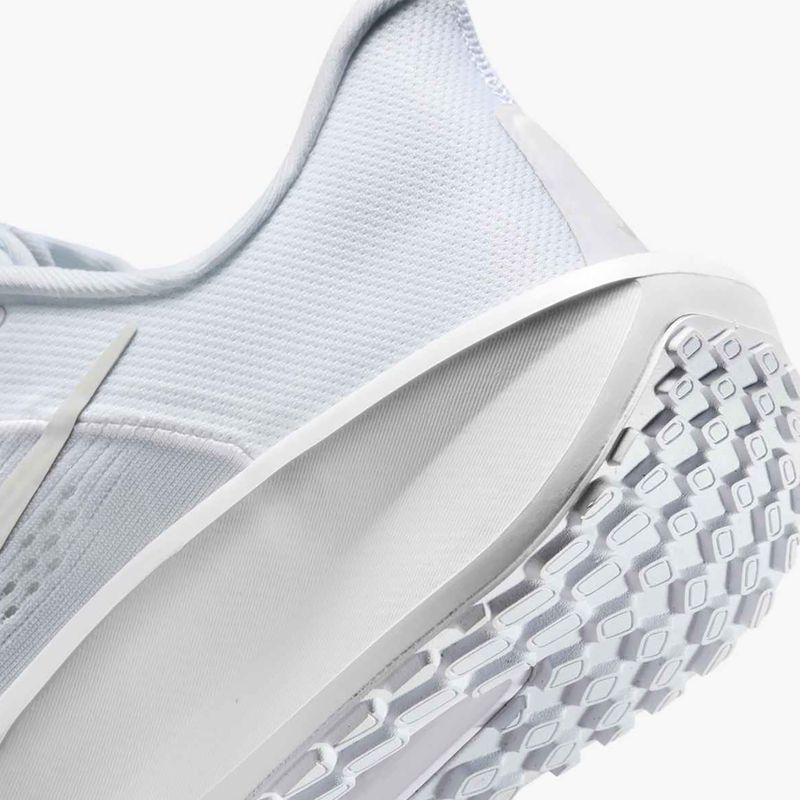 Buty do biegania męskie Nike Quest 6 white/platinum tint/white 9