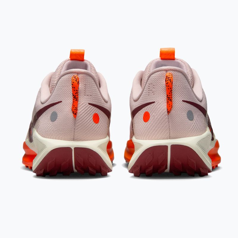 Buty do biegania damskie Nike Pegasus Trail 5 silt red/hyper crimson/dark team red 4