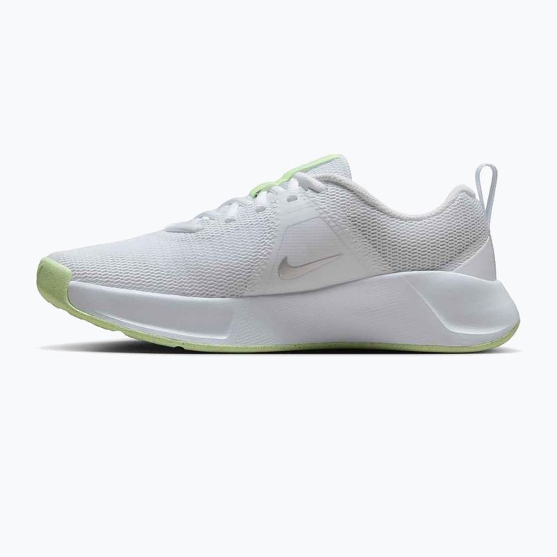 Buty treningowe damskie Nike MC Trainer 3 white/metallic silver/barely volt 2