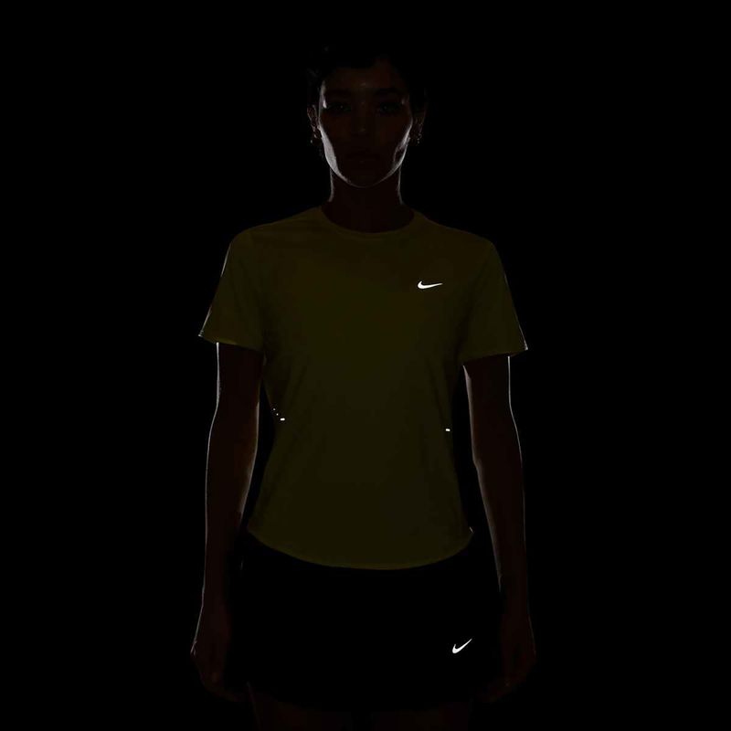 Koszulka do biegania damska Nike Swift Dri-Fit light zitron 4
