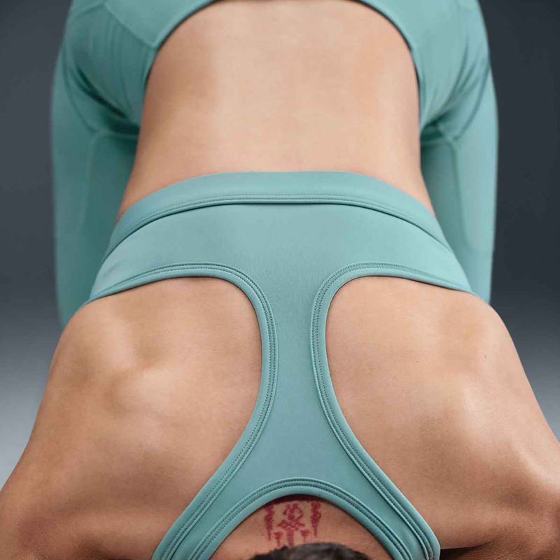 Biustonosz treningowy Nike Swoosh Light Support cannon/white 11