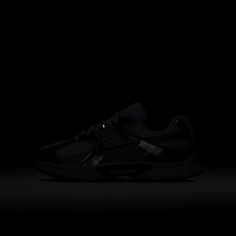 Buty dziecięce Nike V5 RNR white/vast grey/college grey/black 8