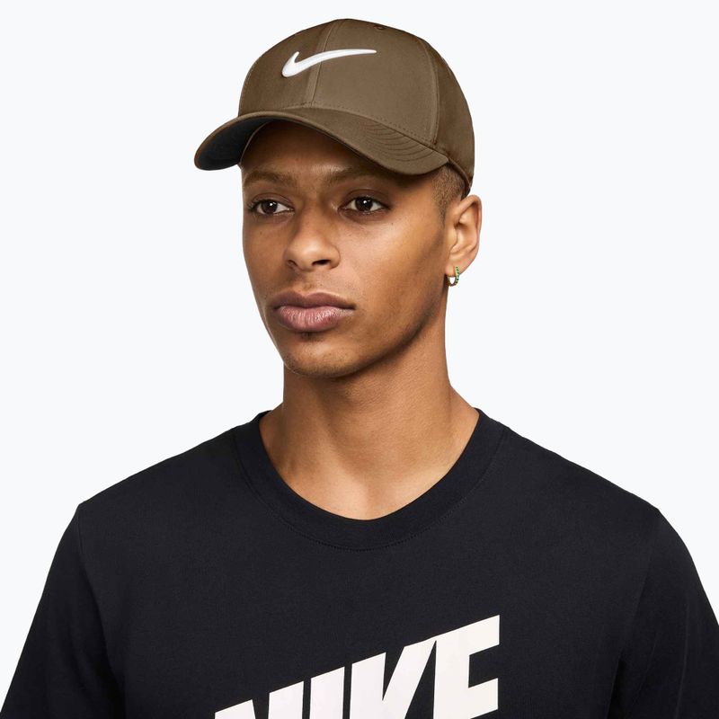 Czapka z daszkiem Nike Dri-FIT Club mosswood brown/white