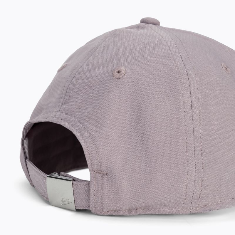 Czapka z daszkiem Nike Dri-Fit Club light violet ore/metallic silver 4