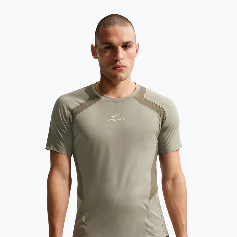 Koszulka treningowa męska Nike Pro Training Dri-Fit light army/medium olive/light liquid lime 4