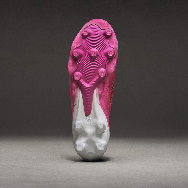 Buty piłkarskie New Balance Tekela Elite Low V5 FG pink heat/metallic gold/pink satin 9