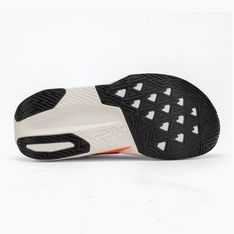 Buty do biegania męskie New Balance FuelCell Rebel V5 tangerine heat/silver metallic 4