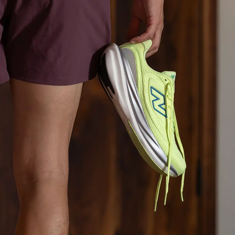 Buty do biegania męskie New Balance 1080's V15 afterglow/blue bird/silver metallic 8