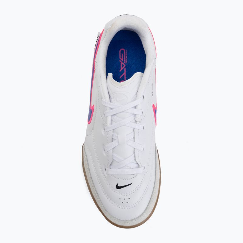 Buty piłkarskie dziecięce Nike Tiempo Streetgato Jr white/pink blast/racer blue 5