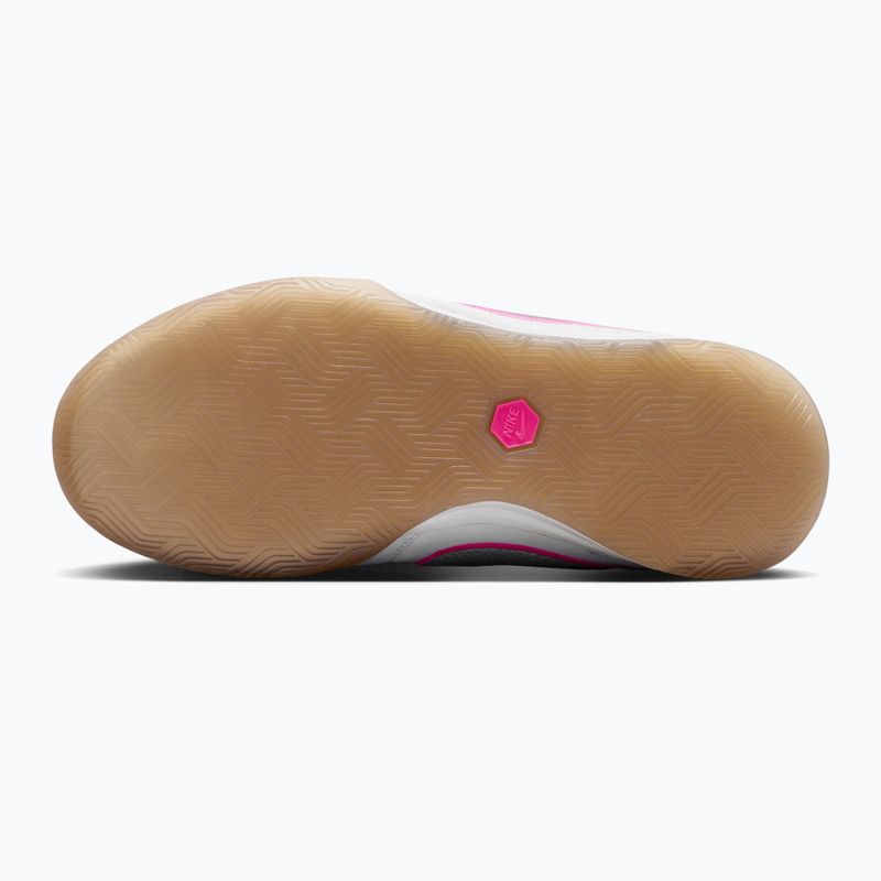 Buty piłkarskie dziecięce Nike Tiempo Streetgato Jr white/pink blast/racer blue 5