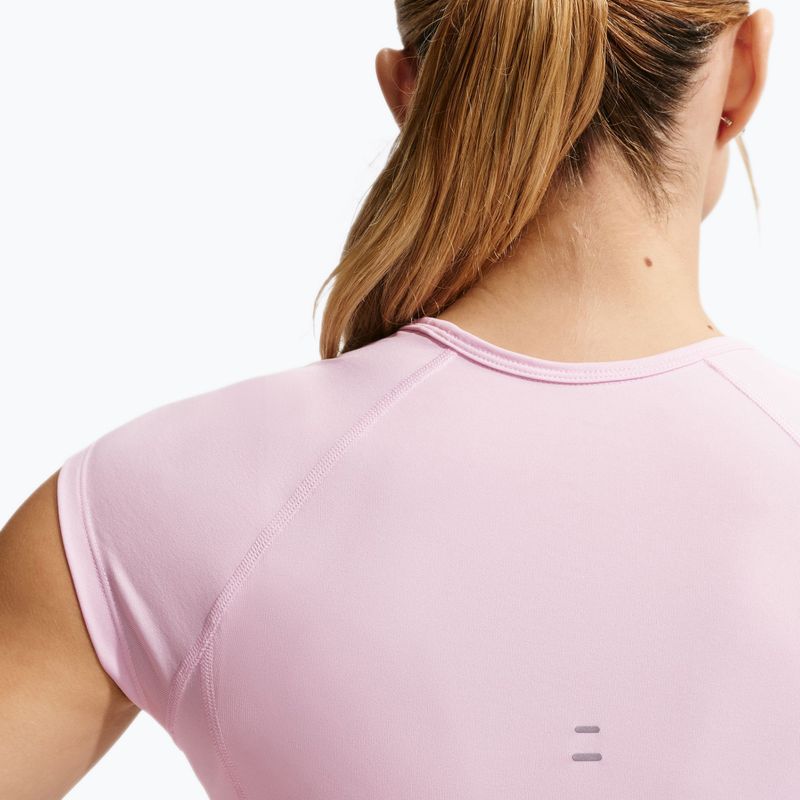Koszulka do biegania damska Nike Swoosh Run Dri-Fit pink foam/photon dust/white 5