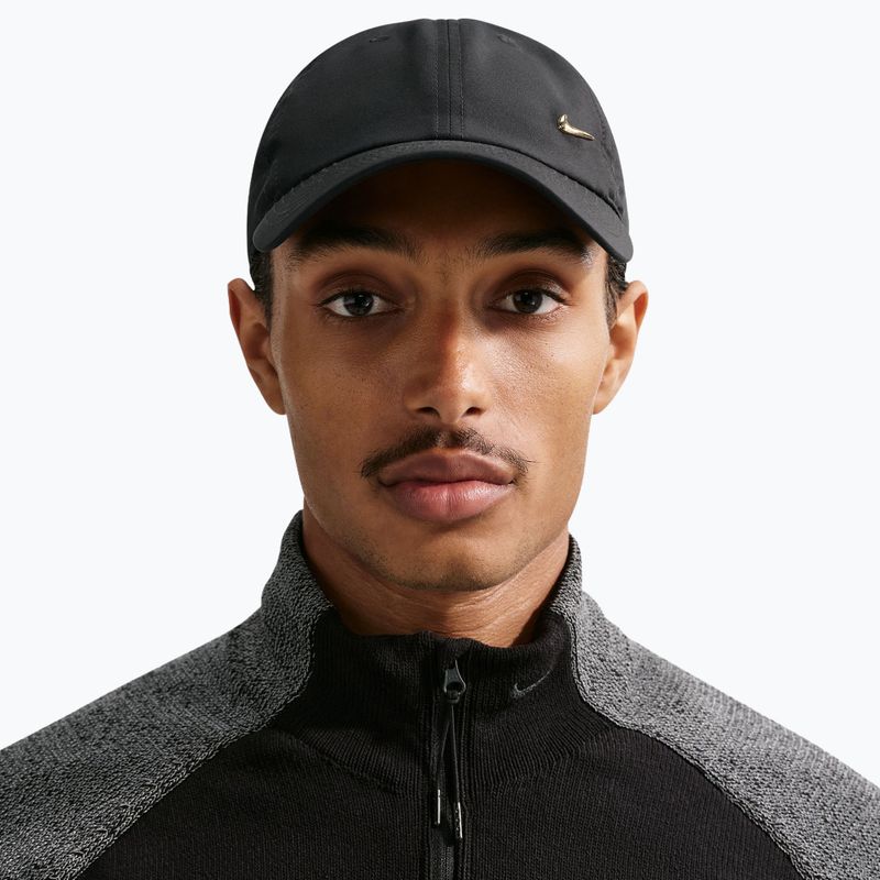 Czapka z daszkiem Nike Dri-Fit Club Unstructured Metal Swoosh 2026 black/metallic gold 4