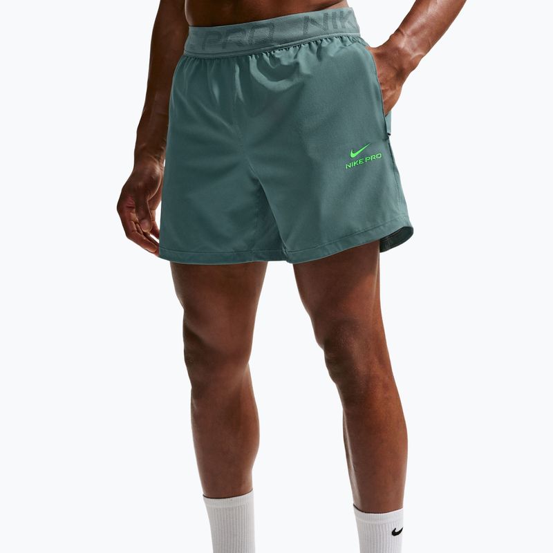 Spodenki męskie Nike Pro Training Dri-Fit 6" mineral slate/green strike 4