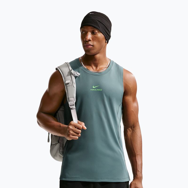 Koszulka treningowa męska Nike Pro Training Dri-Fit mineral slate/green strike