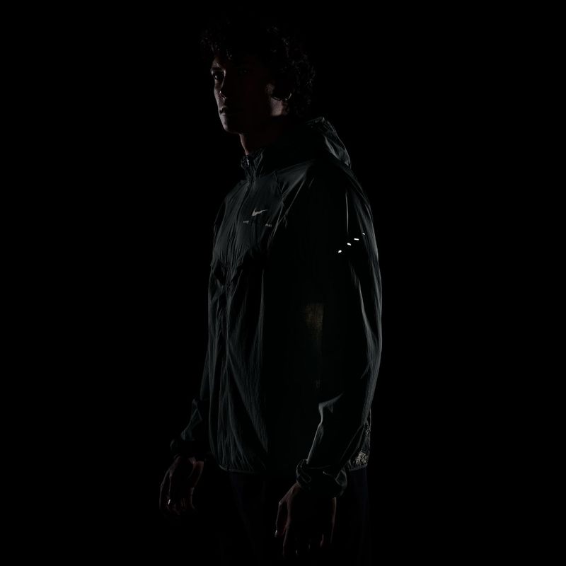 Kurtka do biegania męska Nike Stride Repel UV black spruce 9