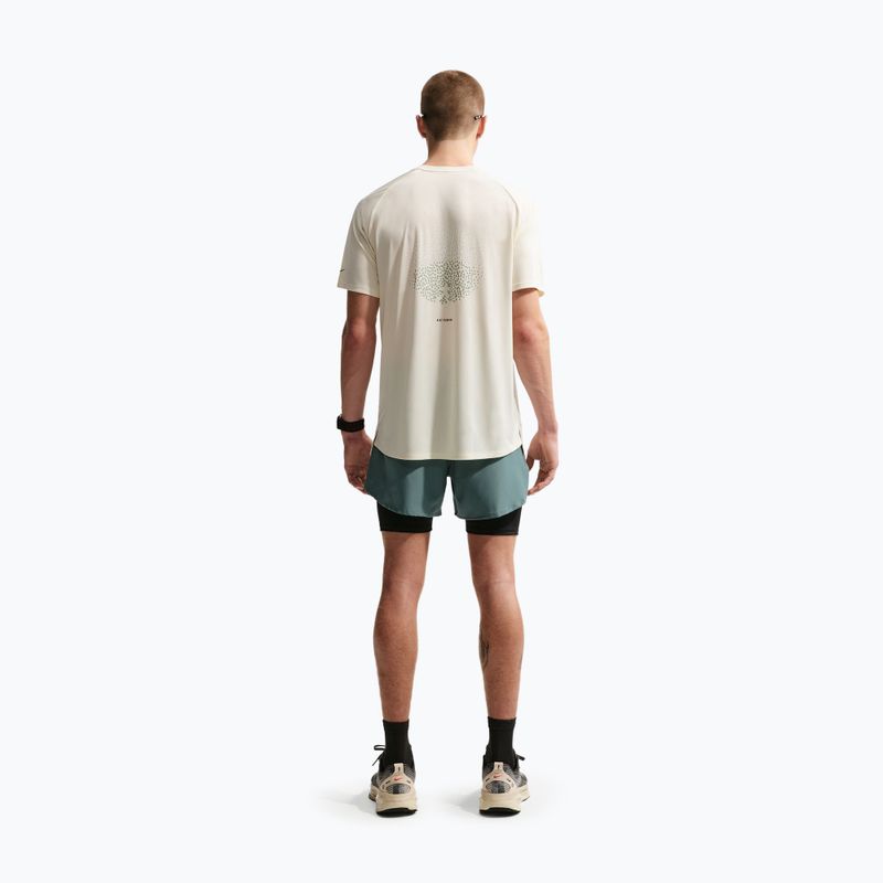 Koszulka do biegania męska Nike Stride Dri-Fit ADV coconut milk 3