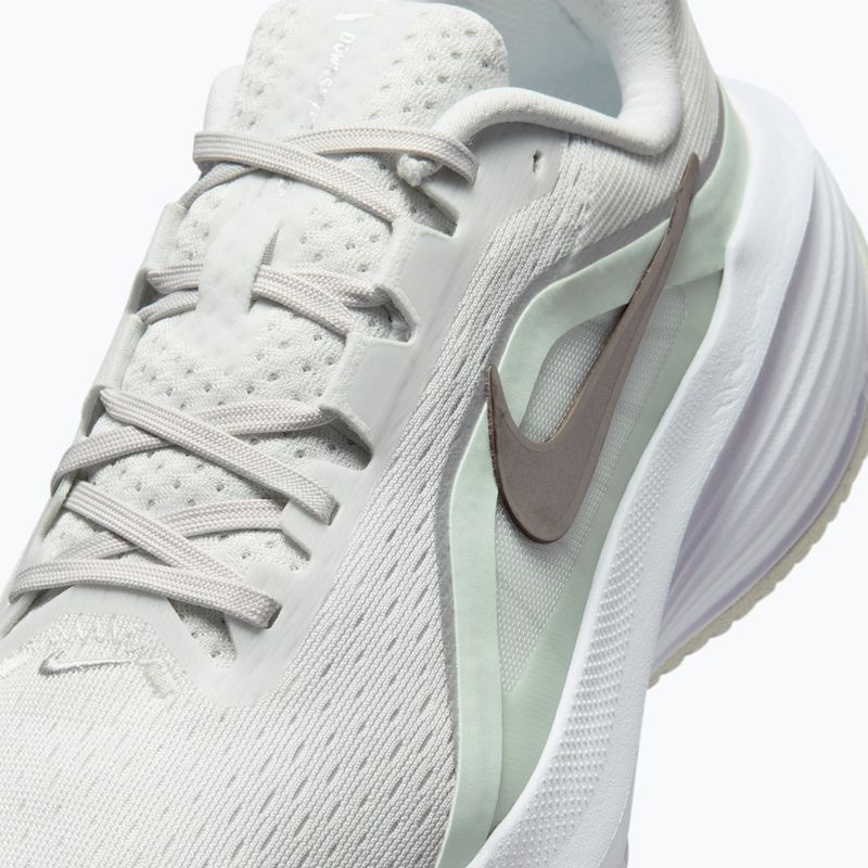 Buty do biegania damskie Nike Downshifter 14 off white/barely green/metallic silver 3