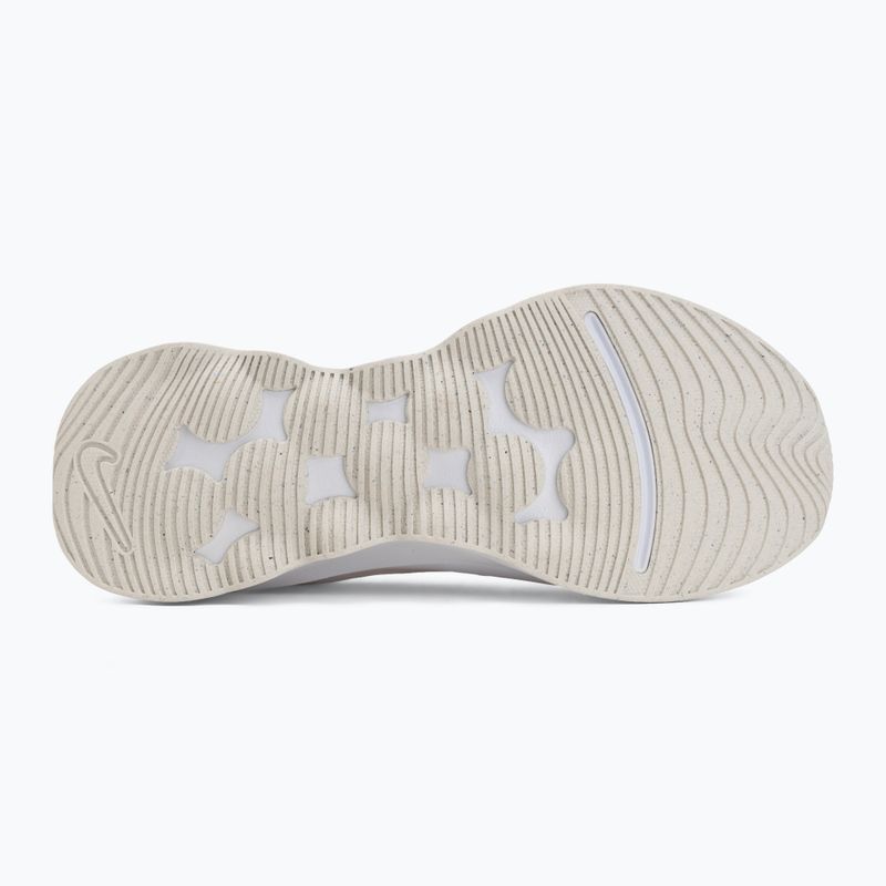 Buty damskie Nike Motiva 2 white/chalk/sail 4
