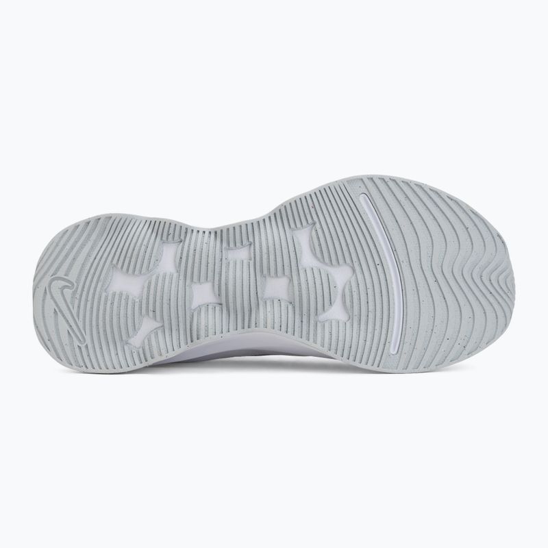 Buty damskie Nike Motiva 2 white/pure platinum/metallic silver 4