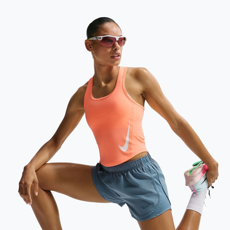Koszulka do biegania damska Nike Swoosh Run Dri-Fit orange pulse/photon dust/white 4