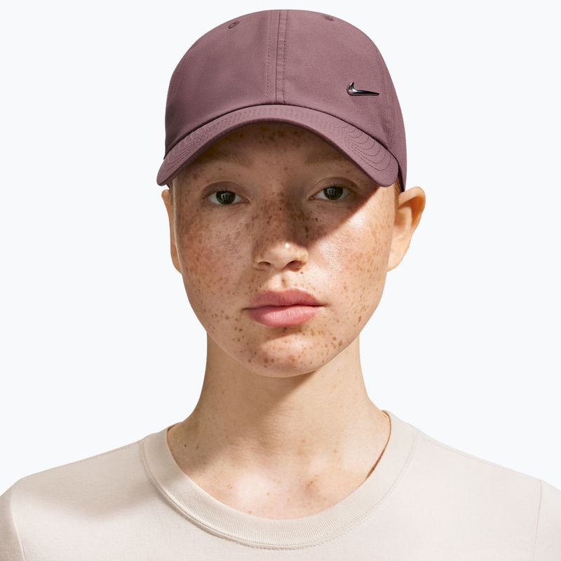 Czapka z daszkiem Nike Dri-Fit Club Unstructured Metal Swoosh tattoo/metallic silver 3