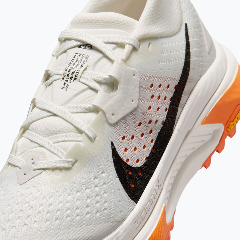Buty do biegania damskie Nike ACG Zegama Trail summit white/phantom/safety orange/black 10
