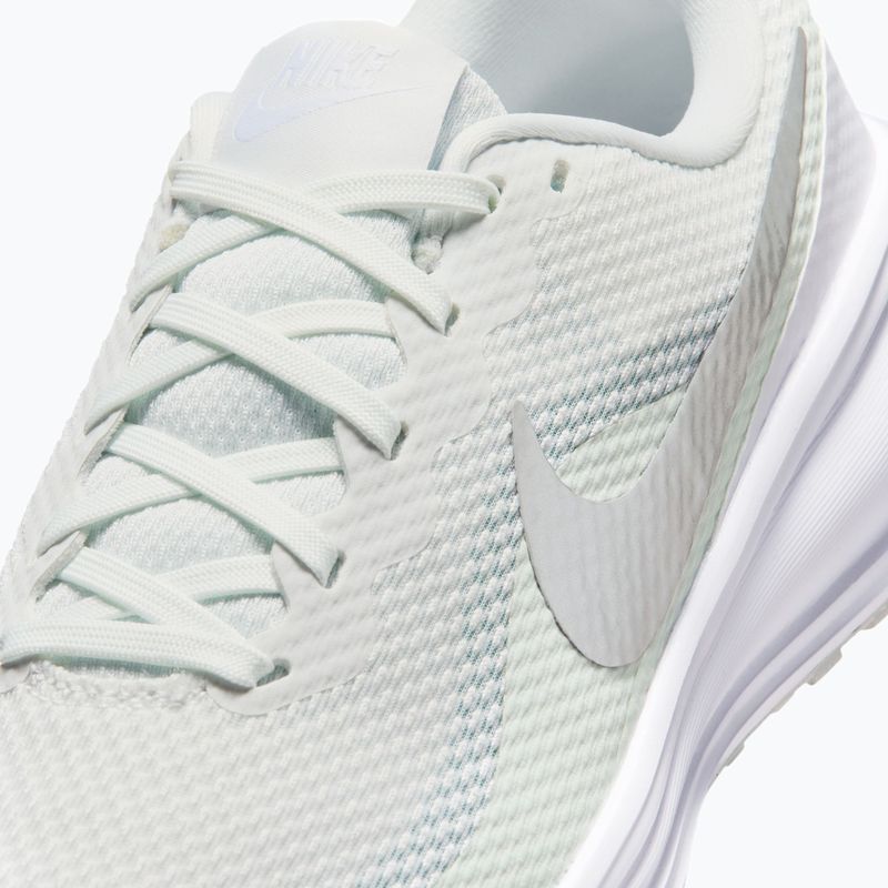 Buty do biegania damskie Nike Revolution 8 off white/barely green/metallic silver 4