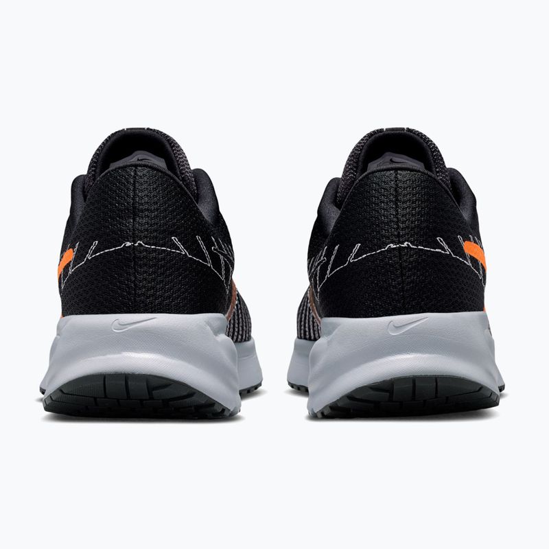 Buty do biegania męskie Nike Run Defy black/wolf grey/total orange 4