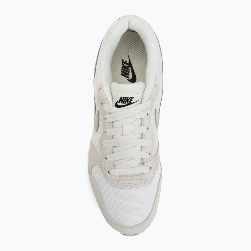 Buty damskie Nike MD Runner 2 SE coconut milk/black/linen/sail 5