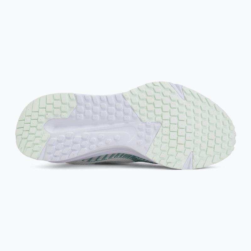Buty do biegania damskie Nike Run Defy summit white/white/metallic silver 4