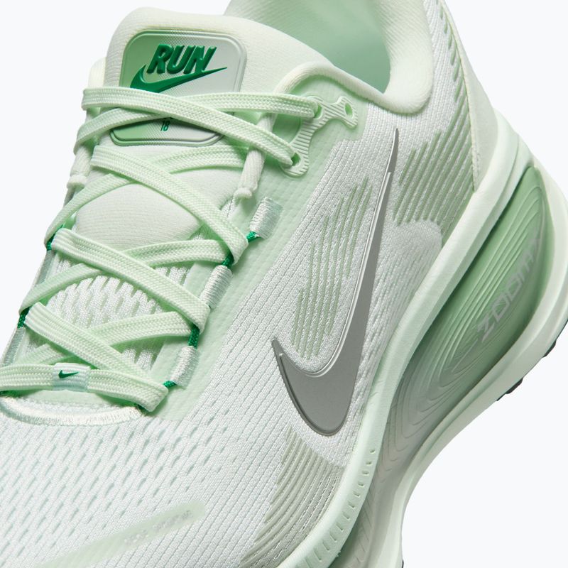 Buty do biegania damskie Nike Vomero 18 barely green/steam/metallic silver 3