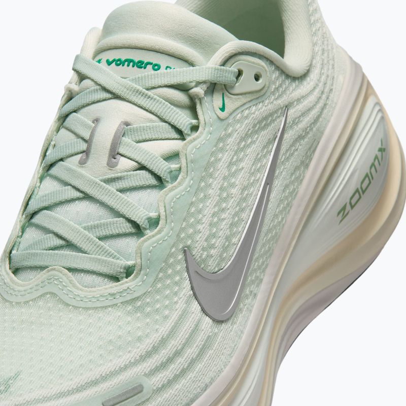 Buty do biegania damskie Nike Vomero Plus light silver/metallic silver 3