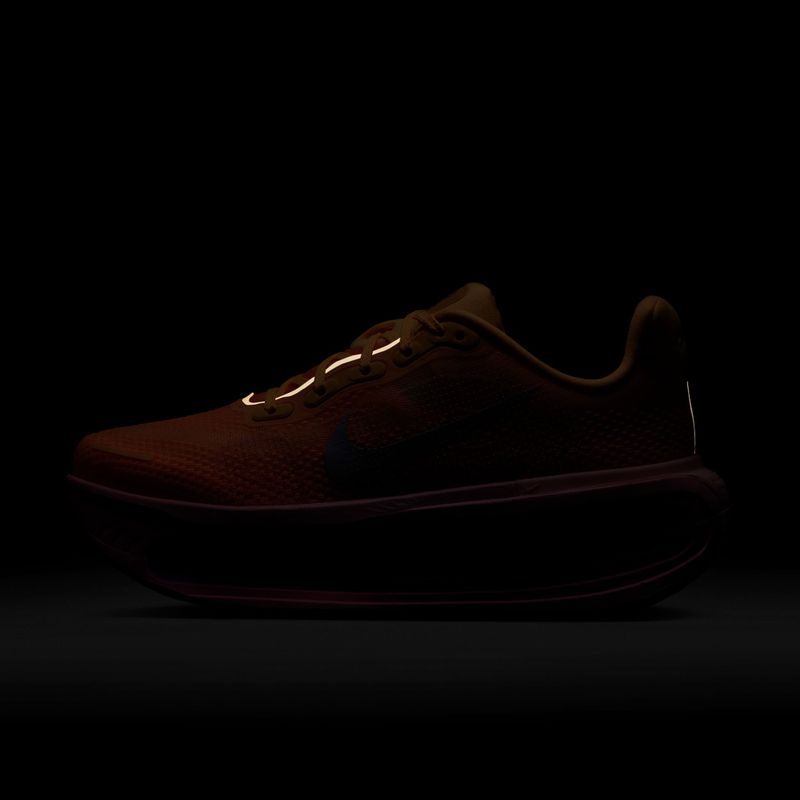 Buty do biegania damskie Nike Vomero Premium tangerine tint/bright crimson/tattoo 4