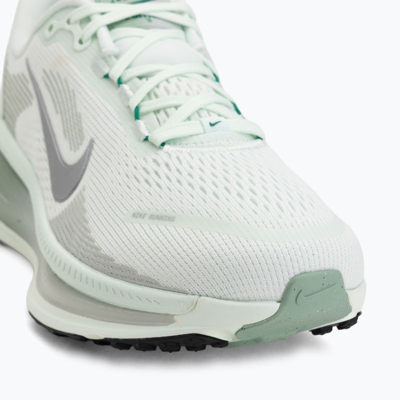 Buty do biegania damskie Nike Vomero 18 barely green/steam/metallic silver 7