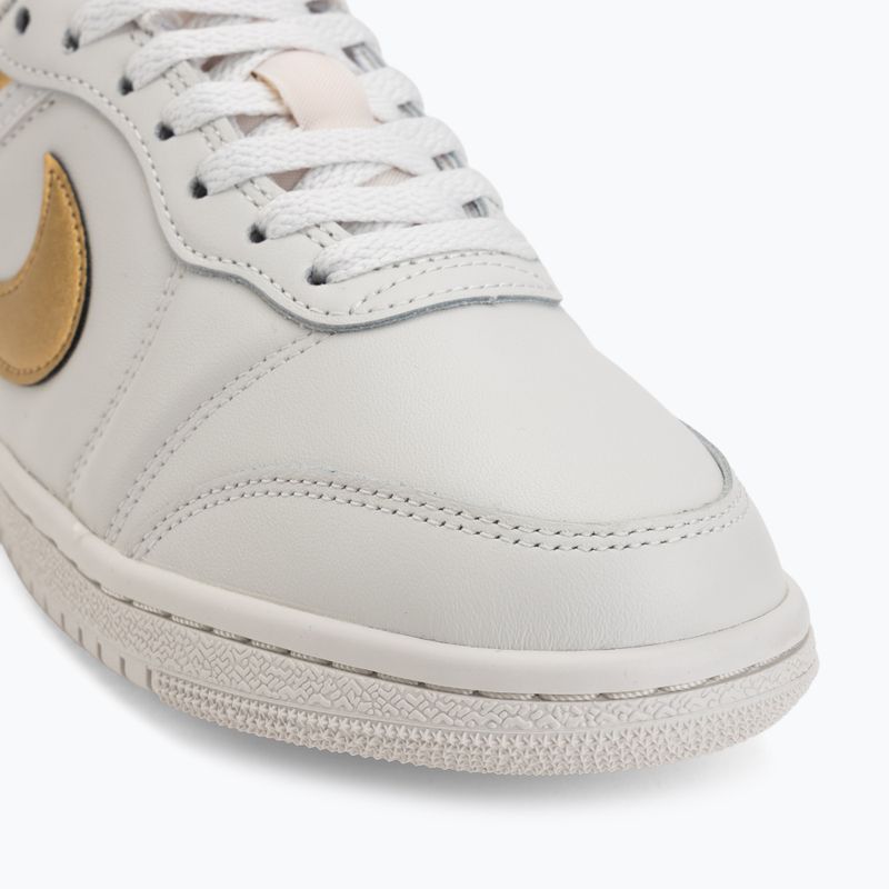 Buty damskie Nike Air Jordan Skyline Low swan/black/metallic gold 7