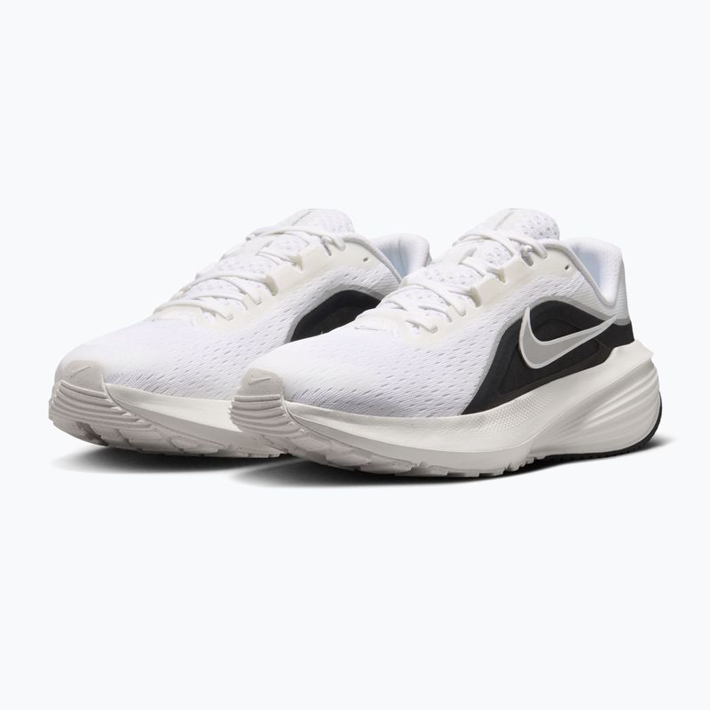 Buty do biegania damskie Nike Downshifter 14 white/summit white/metallic silver 3