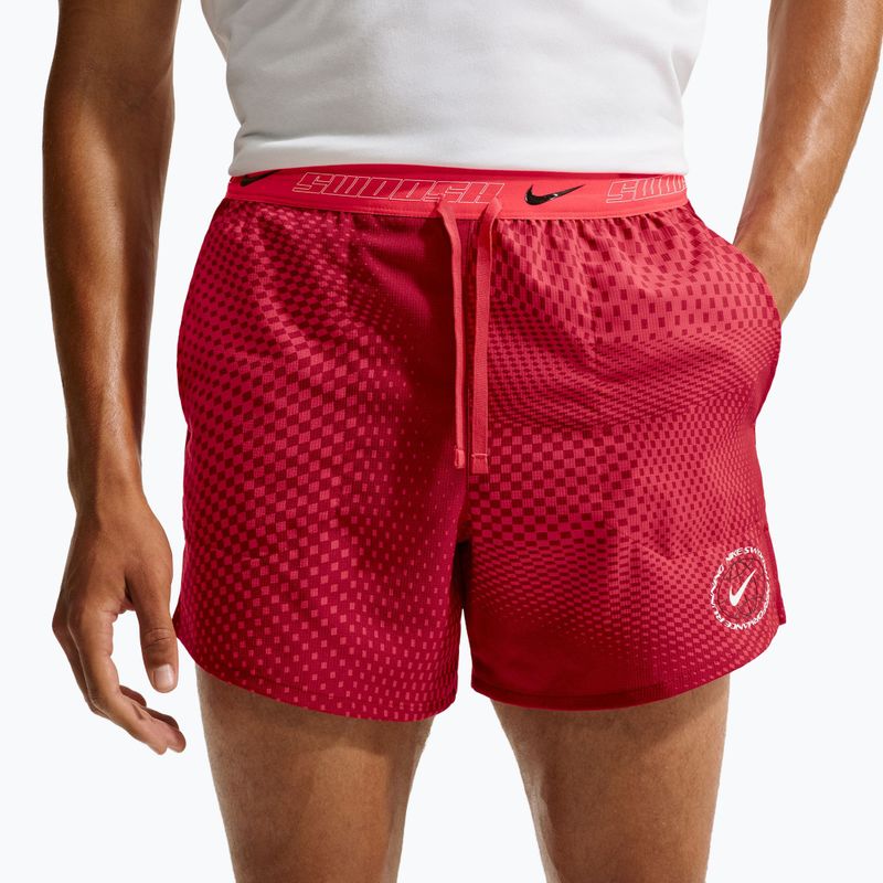 Spodenki do biegania męskie Nike Stride fusion red 4