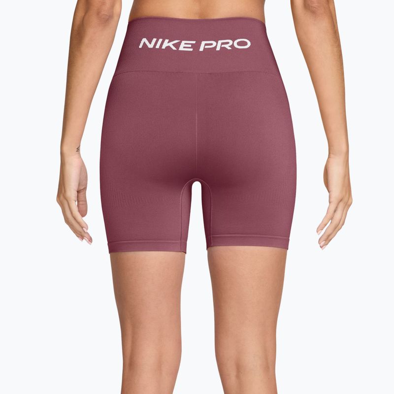 Spodenki treningowe damskie Nike Pro Seamless pink smoke/white 2