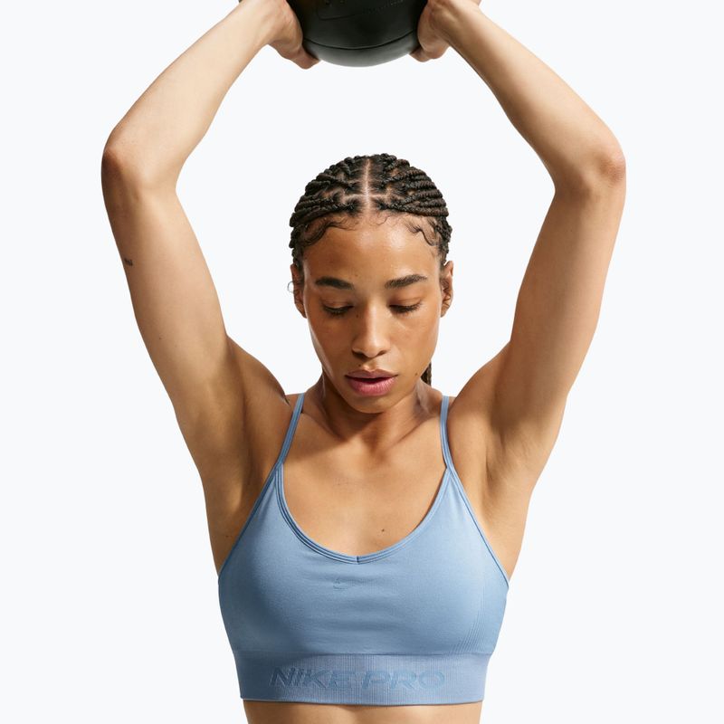 Biustonosz treningowy Nike Pro Seamless work blue 5