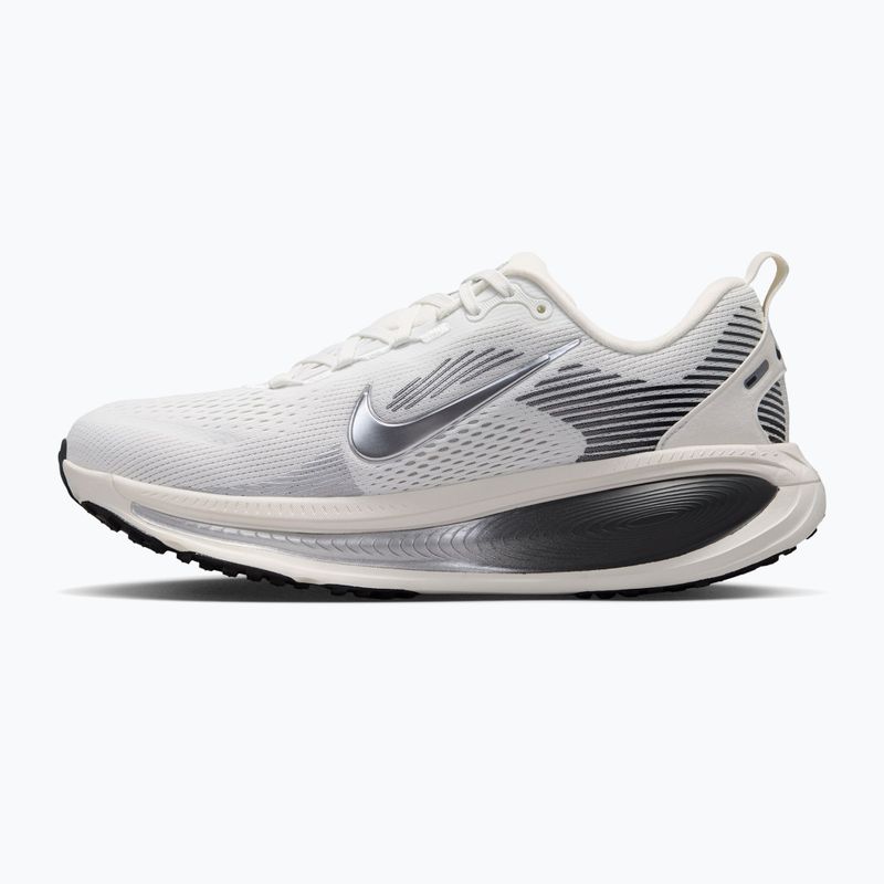 Buty do biegania damskie Nike Vomero 18 summit white/sail/metallic silver 2