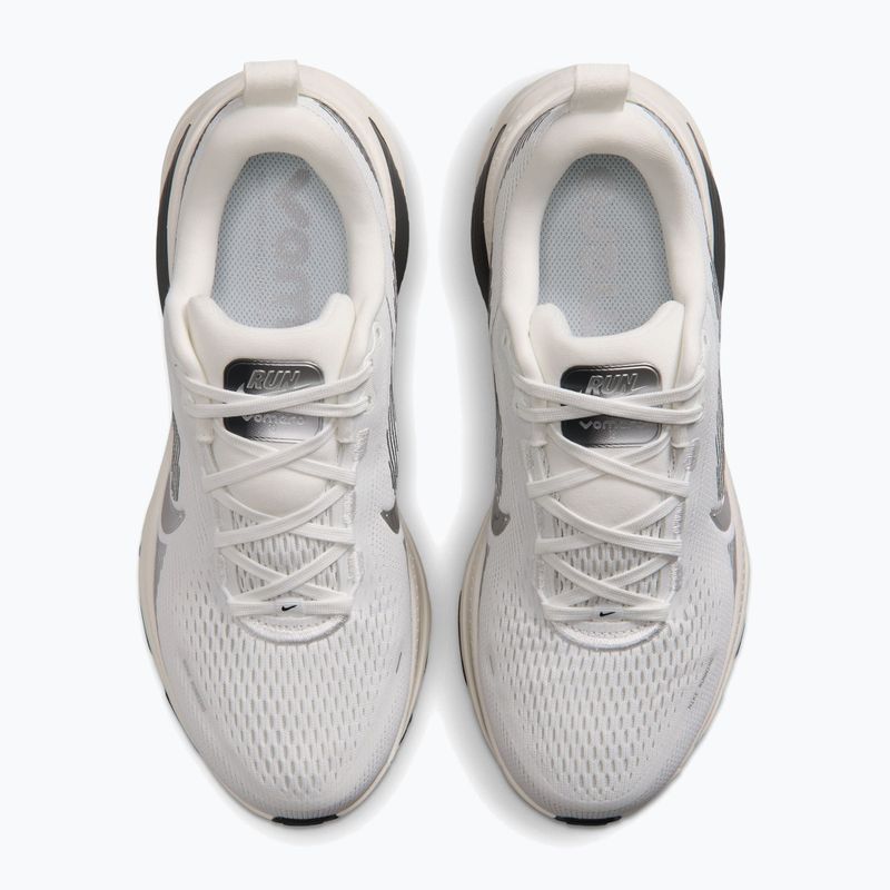 Buty do biegania damskie Nike Vomero 18 summit white/sail/metallic silver 4