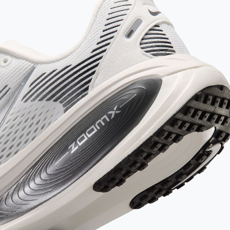 Buty do biegania damskie Nike Vomero 18 summit white/sail/metallic silver 6